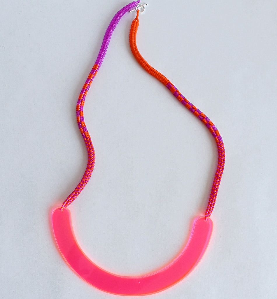 patterned semi rope necklace - neon pink