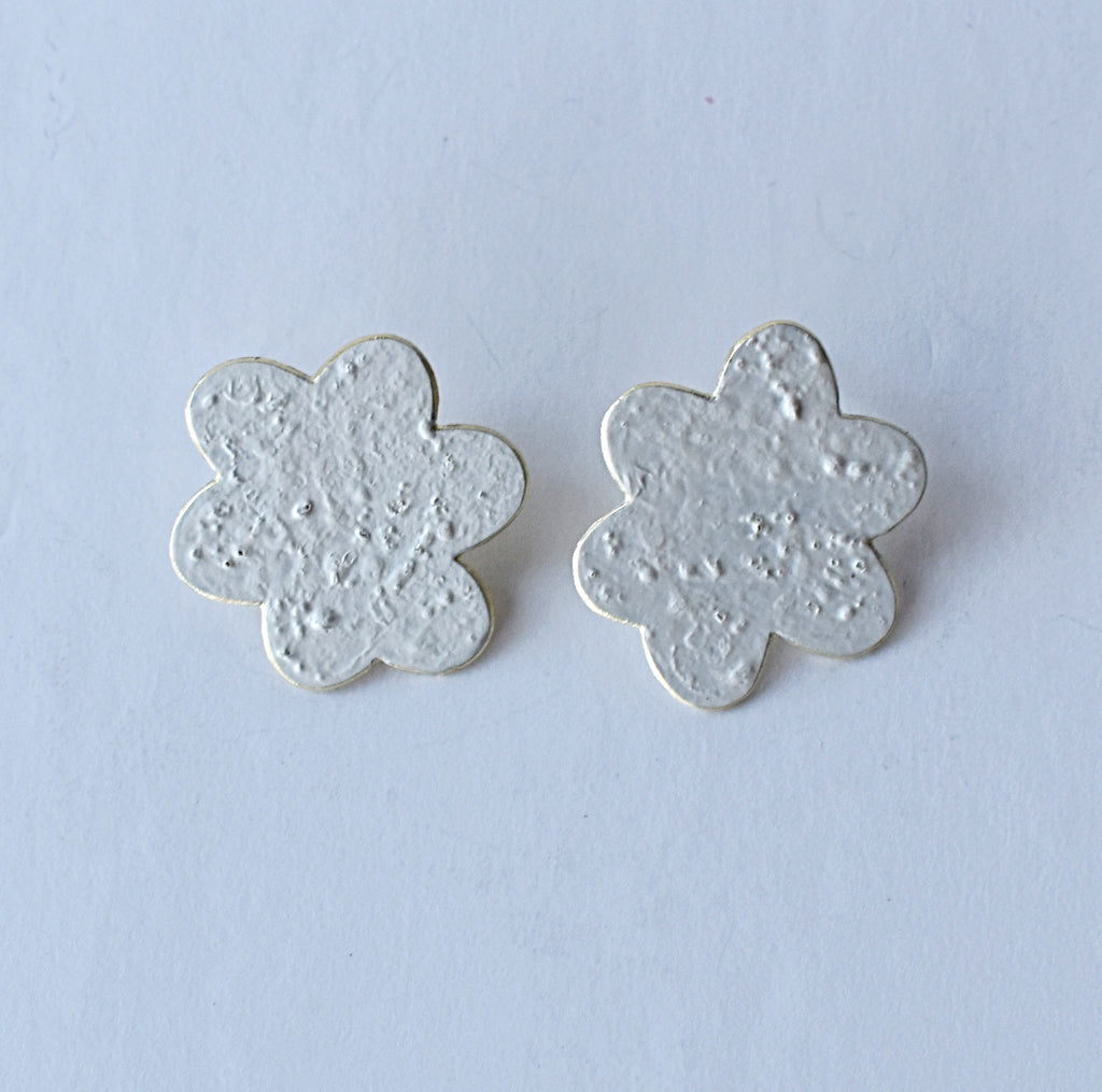 flora bud earrings - white