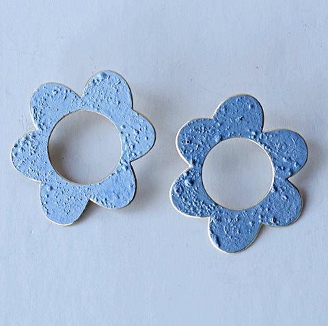 flora earrings - icy blue