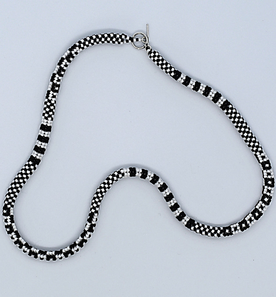 Toggle mixed pattern rope necklace - black, white