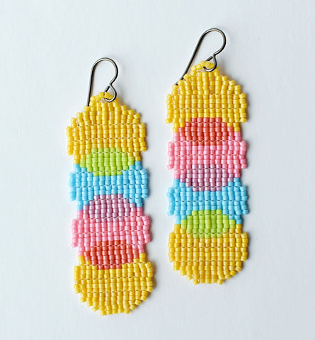 color connect earrings - pastel yellow