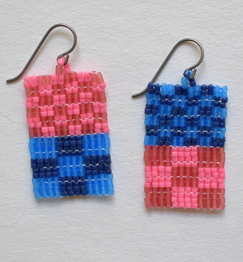 Little check duo earrings - blue and pink