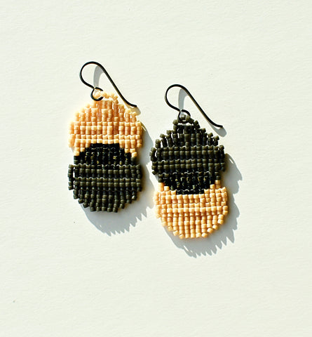 Circle connect earrings - black