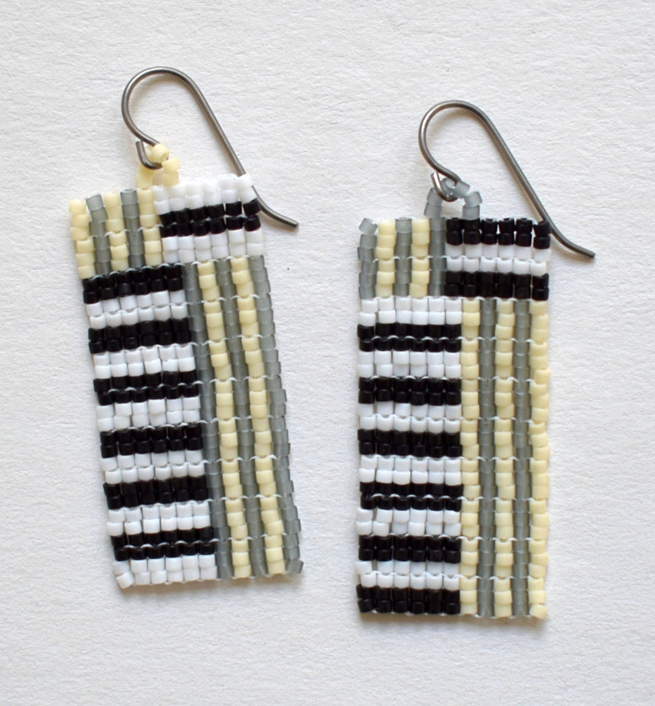 Mini stripes earrings - neutrals