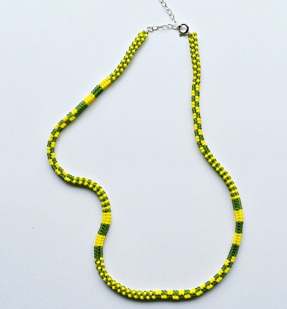 narrow patterns necklace - yellow and green